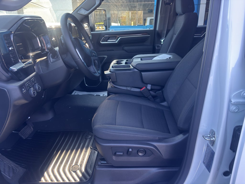 2026 Chevrolet Silverado 3500 HD Chassis Cab LT