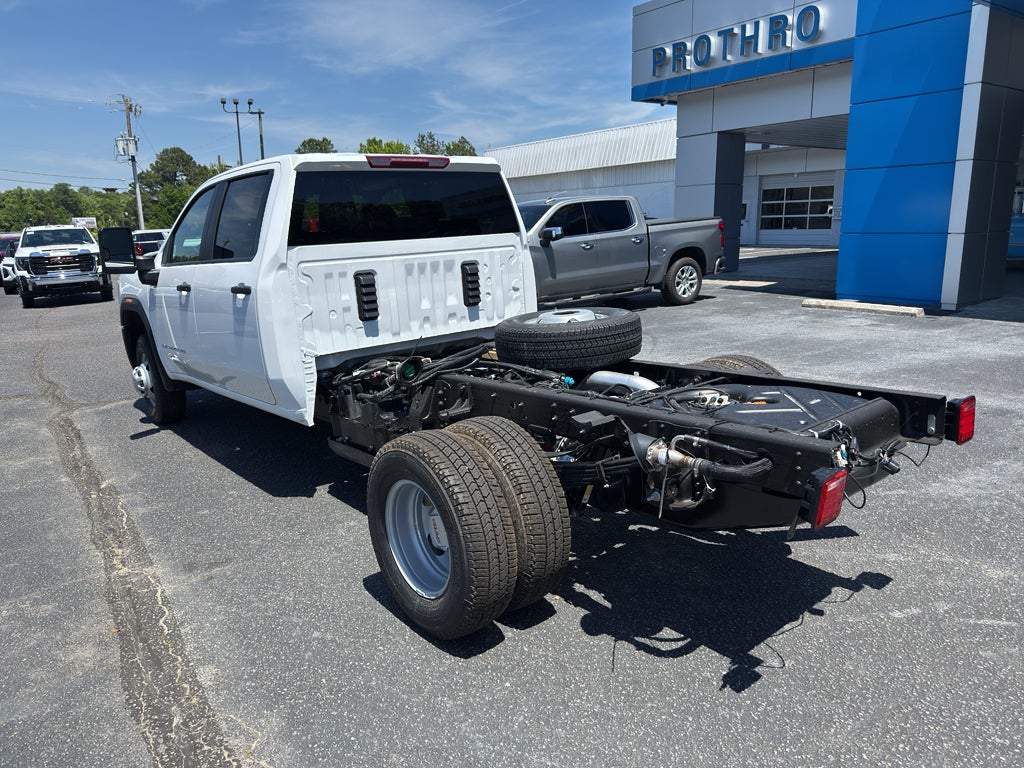 2026 GMC Sierra 3500 HD Chassis Cab Pro