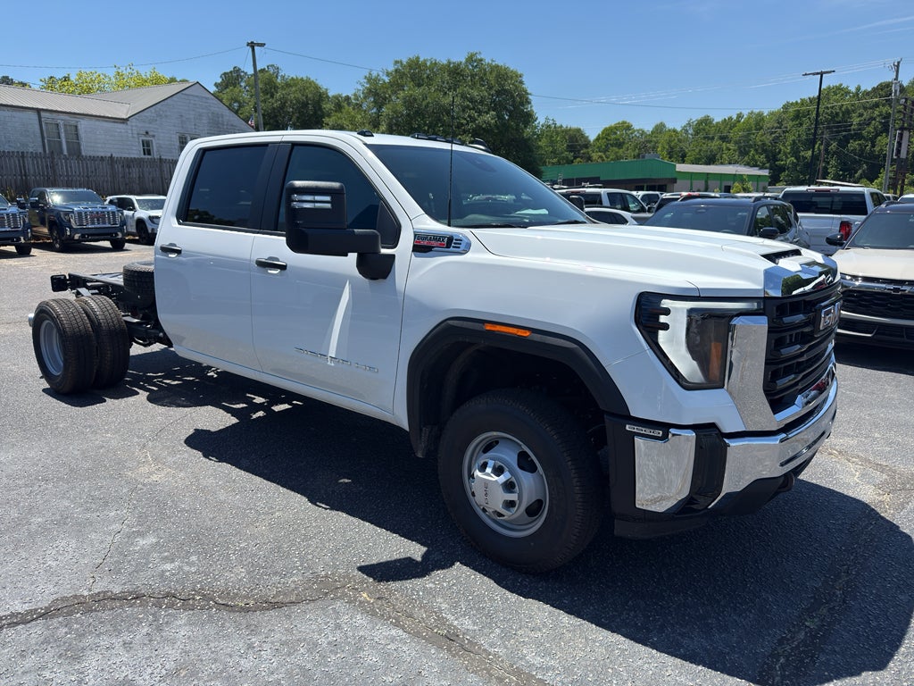 2026 GMC Sierra 3500 HD Chassis Cab Pro