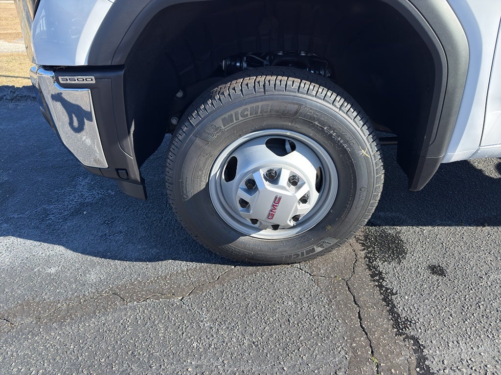 2026 GMC Sierra 3500 HD Chassis Cab Pro