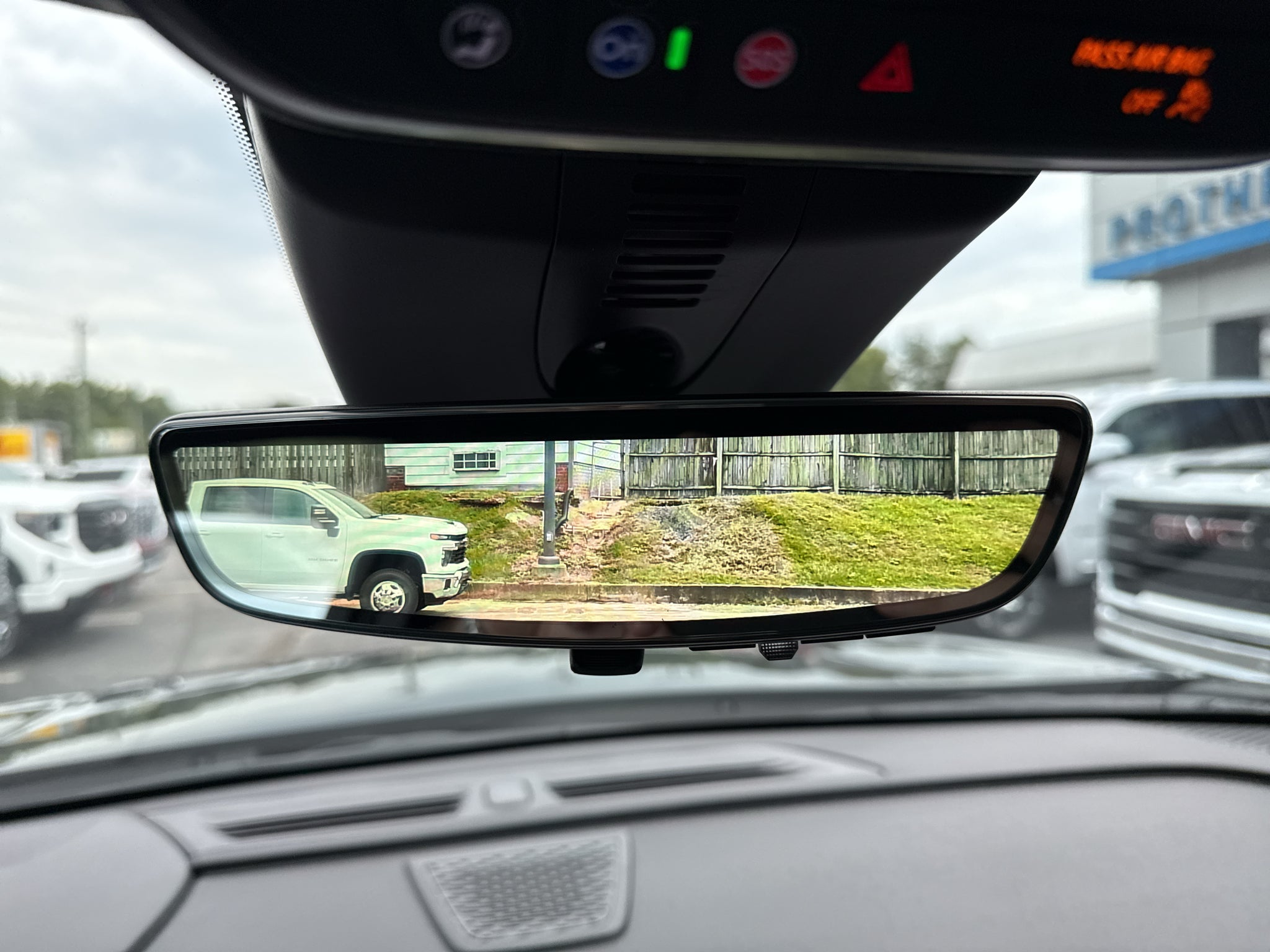 2027 Chevrolet Traverse RS